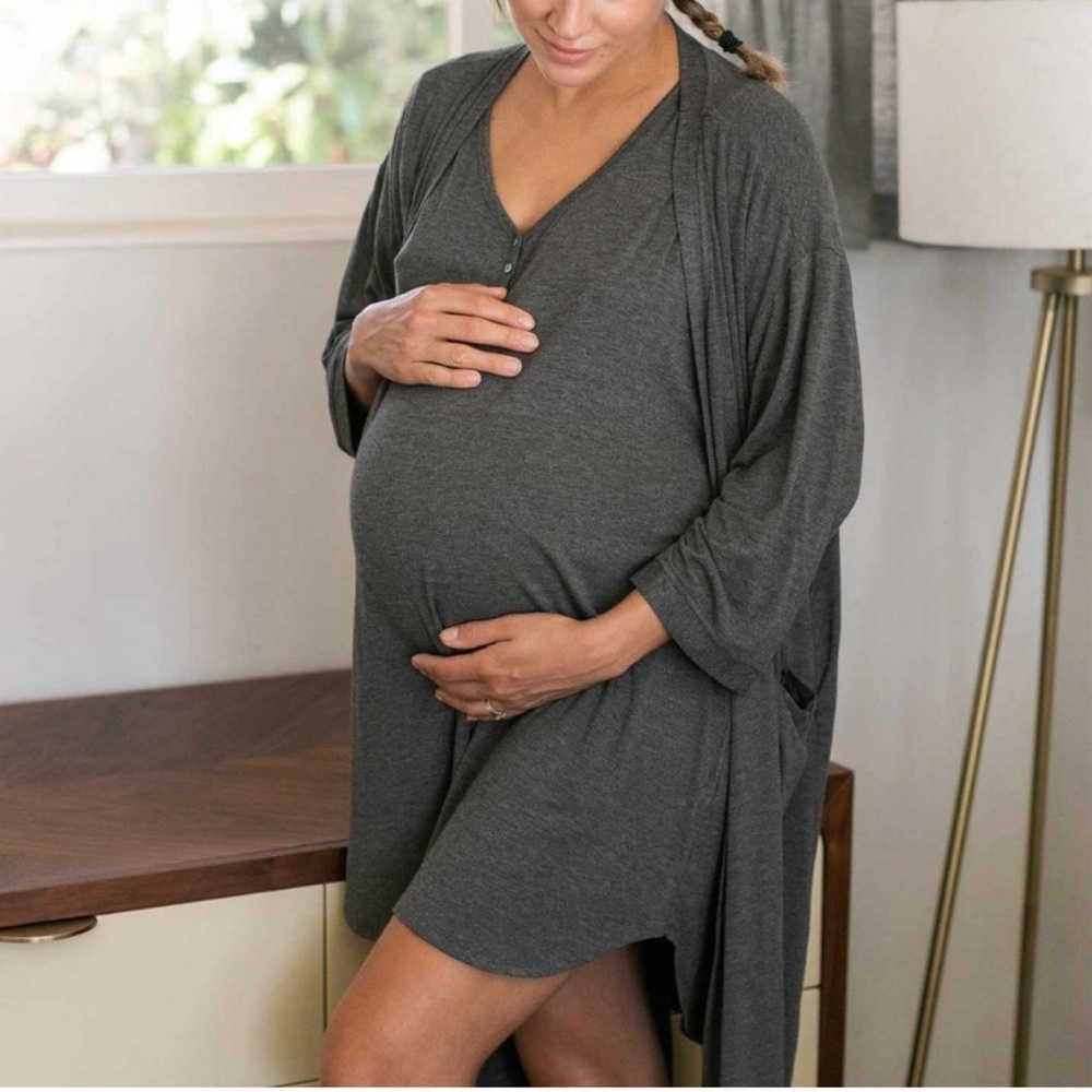 Hatch Hatch-to-Hospital Nightgown & Robe Set